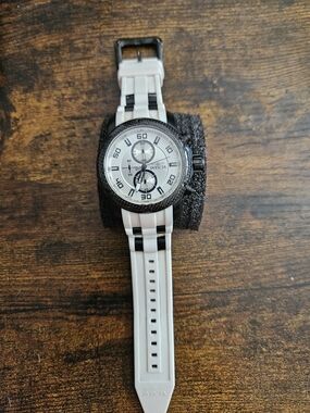 Invicta Men’s White and Black Chronograph Sport Watch with Silicone Strap